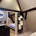 호텔 Der Valk Selys & 4*