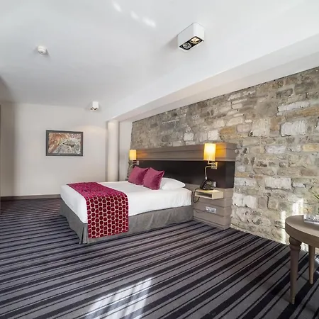 Der Valk Selys & Otel