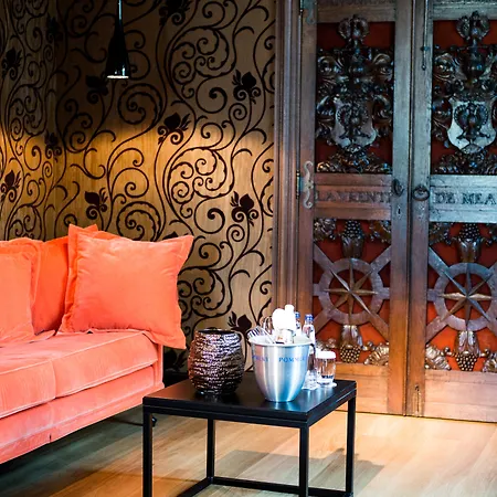 Der Valk Selys & فندق