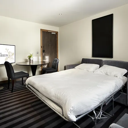 Der Valk Selys & لييج