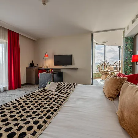 فندق Der Valk Selys & 4*