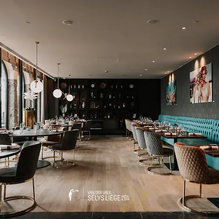 호텔 Der Valk Selys & 4*